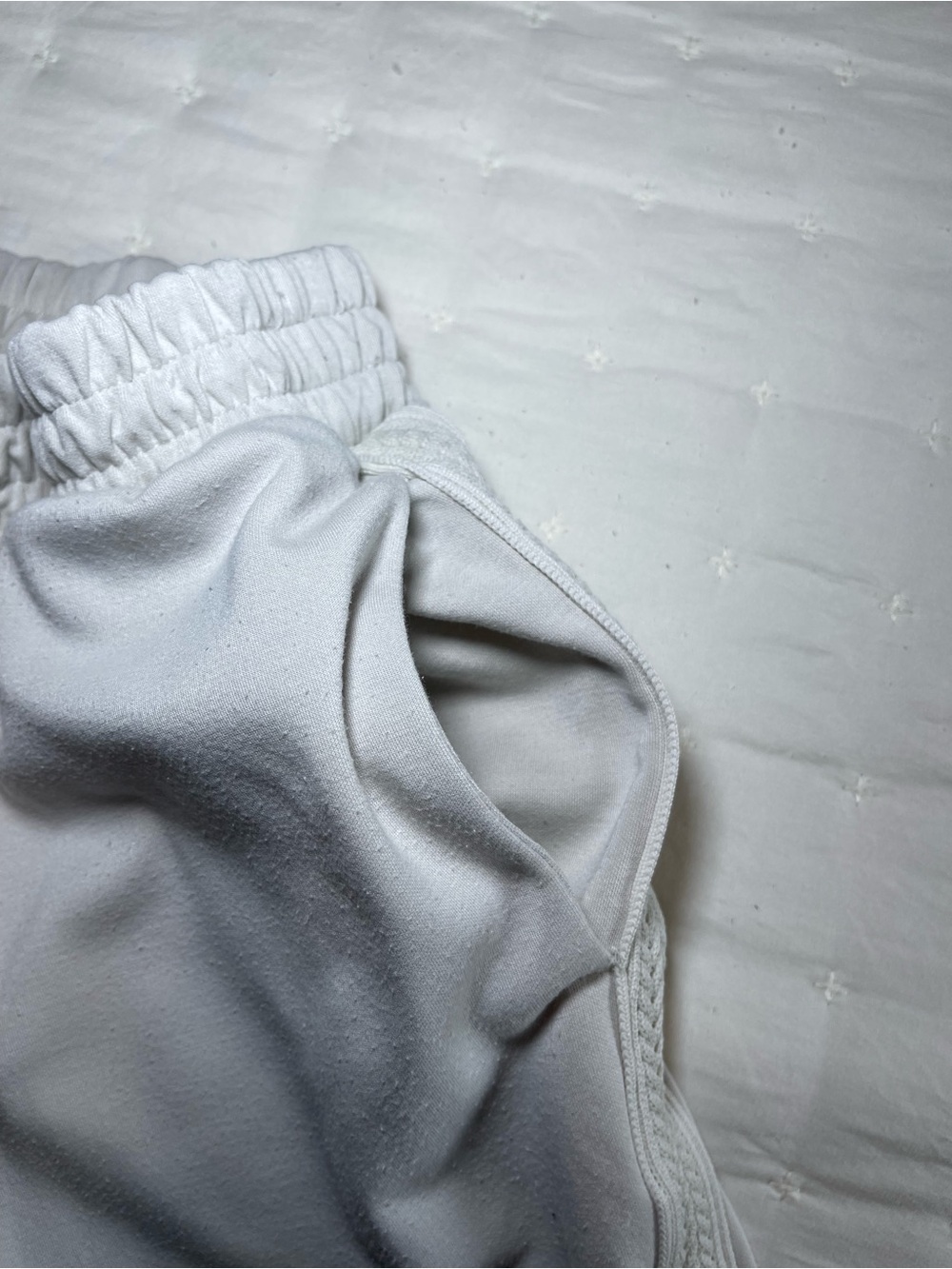 Elie Tahari Women's White Matching Lounge Set Size XS
Cropped Hoodie Wide Leg - Picture 9 of 14